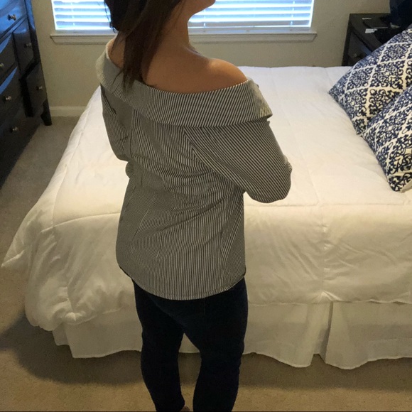 Nordstrom off shoulder button up - Picture 2 of 3